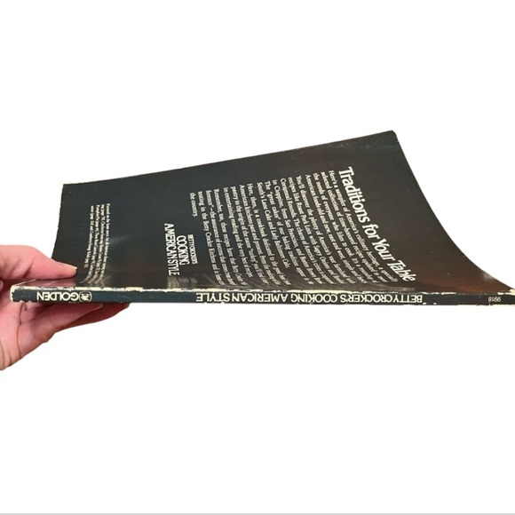 Vintage 1977 Betty Crocker Cooking American Style Cookbook - Picture 3 of 9